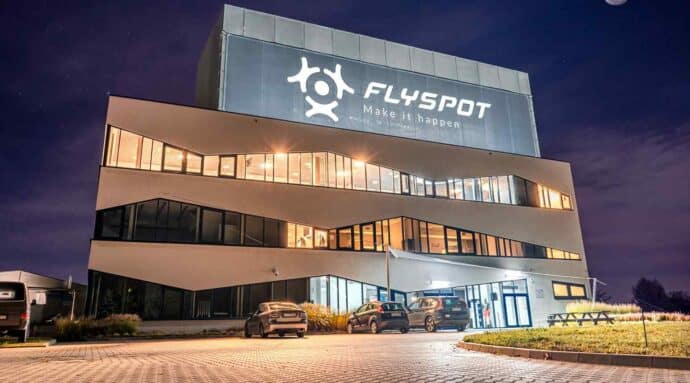 flyspot wroclaw indoor skydiving