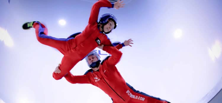 Volador Disfrutando de un Vuelo Alto